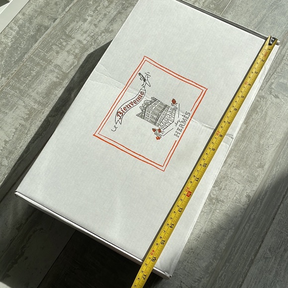 HERMES WHITE EMPTY BOX Chez Bienvenue Packing Box - Picture 1 of 13